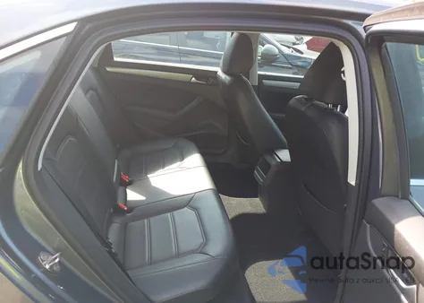 2015 Volkswagen Passat 1.8T Limited Edition из США, поврежденный, VIN 1VWAT7A36FC102601